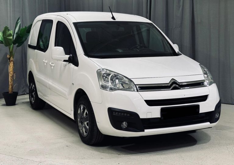 Citroën Berlingo 1.6HDI 99CV L1 - Crochet/DAB